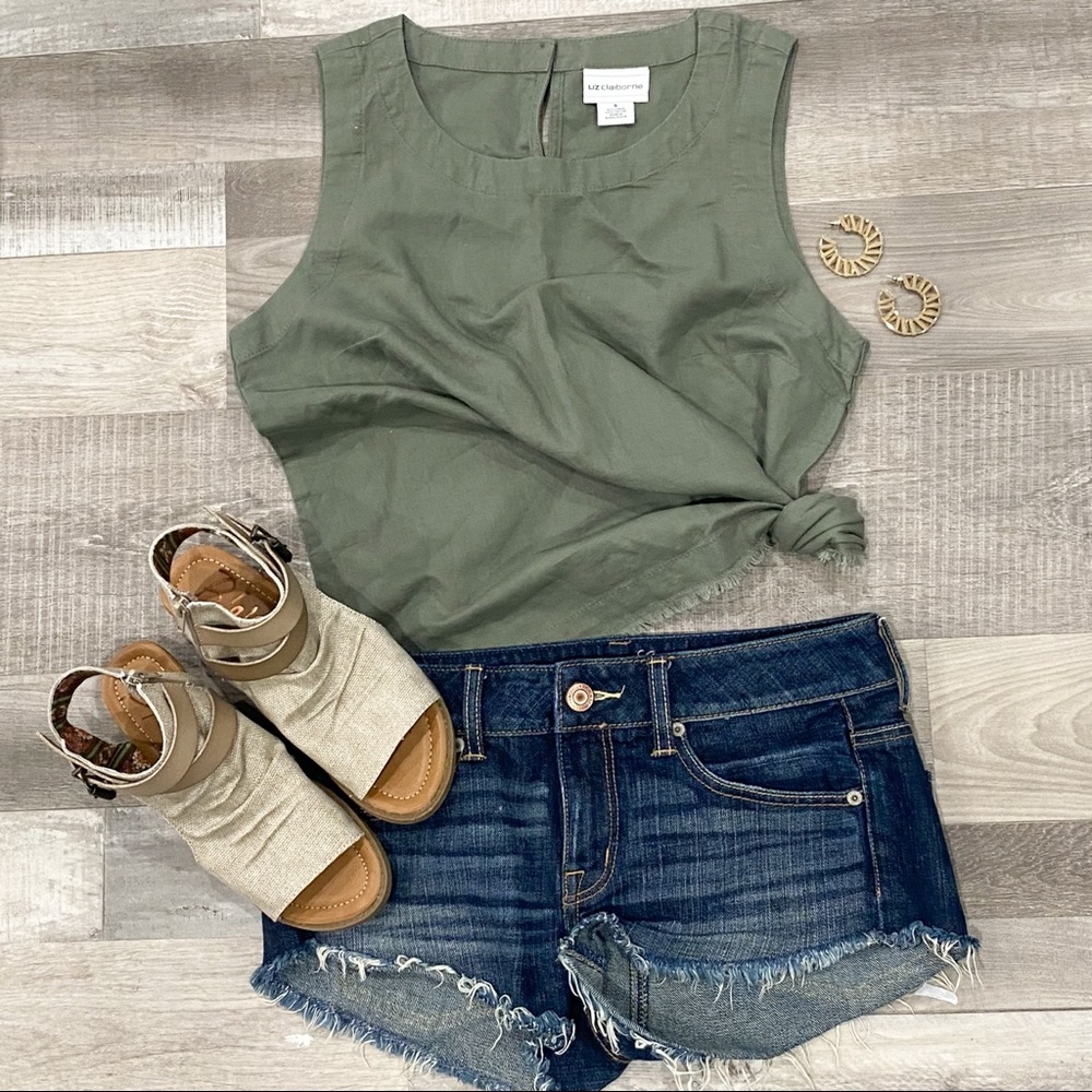 NWT Liz Claiborne olive green linen top 💖